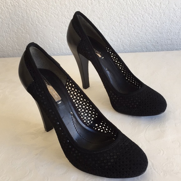 BCBG MaxAzria Brenna Laser cut Leather pump - Picture 5 of 8